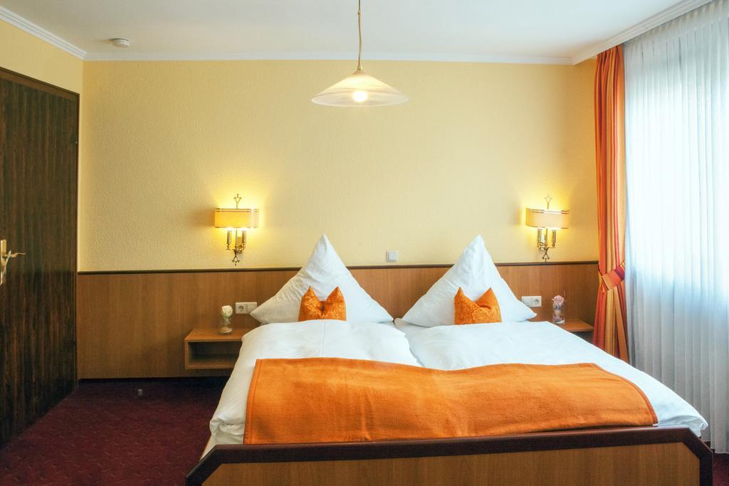 Weinhotel Hubertus Garni Klotten Zewnętrze zdjęcie